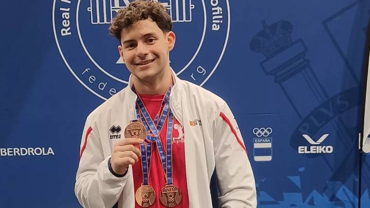 El oscense Daniel Escartín logra tres medallas de bronce en el Campeonato de España Junior de halterofilia