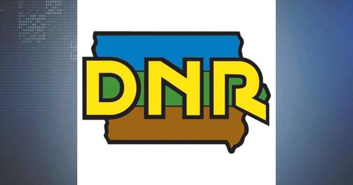 Iowa DNR targets Clear Lake's invasive species with special herbicide
