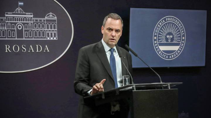 "Mal que le pese": la tajante respuesta de Adorni a Macri