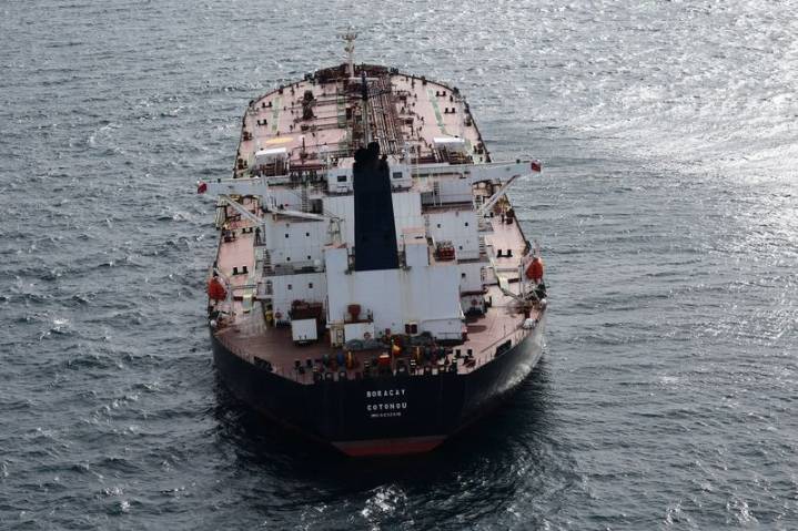 Oil retreats on oversupply worries