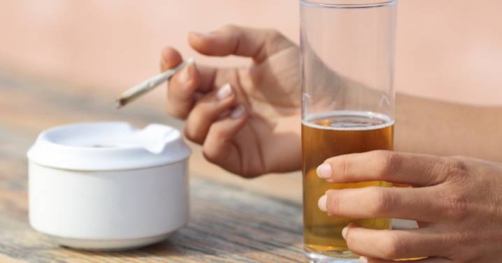 España registra mínimos históricos en el consumo de tabaco y cannabis entre estudiantes de 14 a 18 años