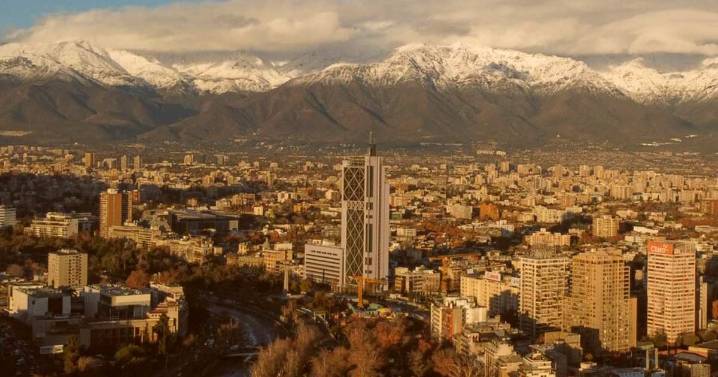 Hasta 38 °C en Santiago: anuncian posible ola de calor en al menos cinco regiones de Chile