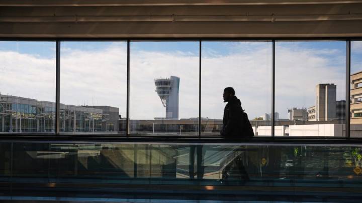 FAA to list airports where it is reducing flights during the government shutdown