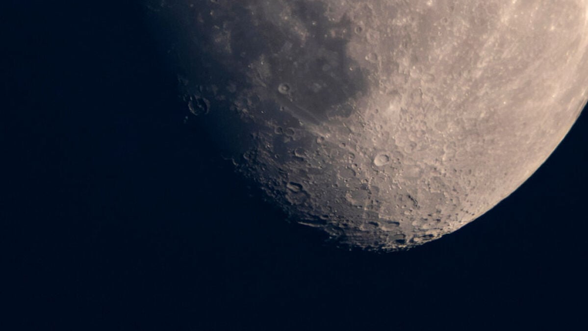 Video captures meteor explosively striking the moon. See it now.