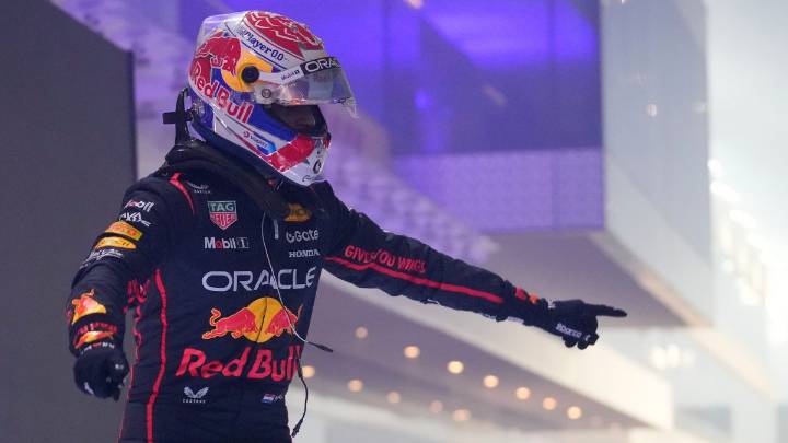 Verstappen gana en Catar y llegará a la última carrera del año en la F1 con posibilidades de campeonato