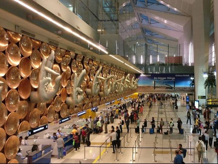 Delhi airport faces technical glitch in air traffic control system:Over 100 flights grounded; automatic message switching system malfunctioned