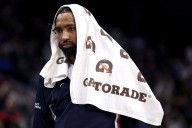 Clippers' Derrick Jones Jr. out 6 weeks due to sprained right MCL