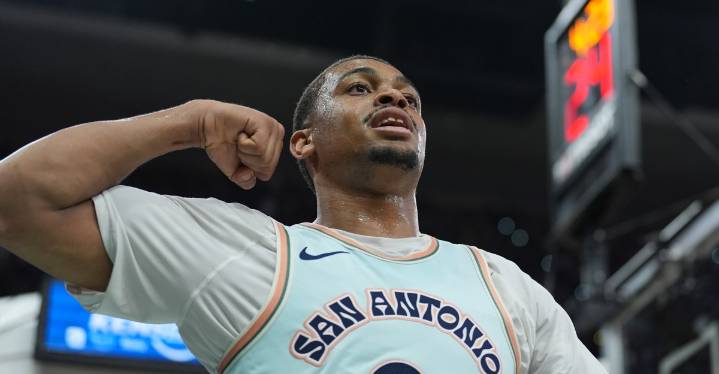 Open Thread: Keldon Johnson celebrates Halloween by making an appearance to read to some young fans