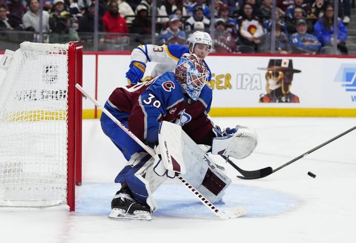 Deadspin | Mackenzie Blackwood, Avalanche blank Predators to extend win streak to 8