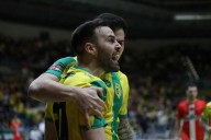 El Jaén FS roza la victoria ante el campeón