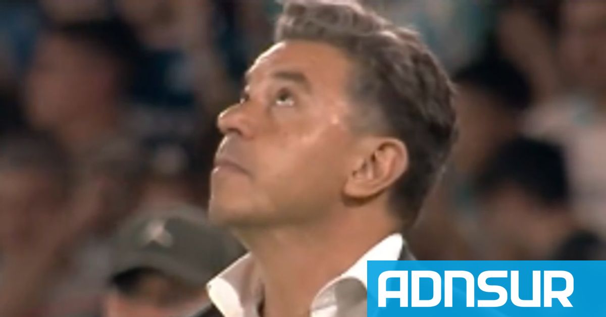 22:45 La reacción de Gallardo tras el agónico gol de Racing y la eliminación de River del Torneo Clausura