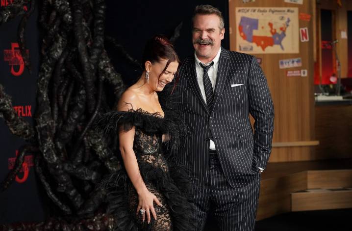 Creadores de ‘Stranger Things’ responden a los rumores sobre denuncias de Millie Bobby Brown contra David Harbour