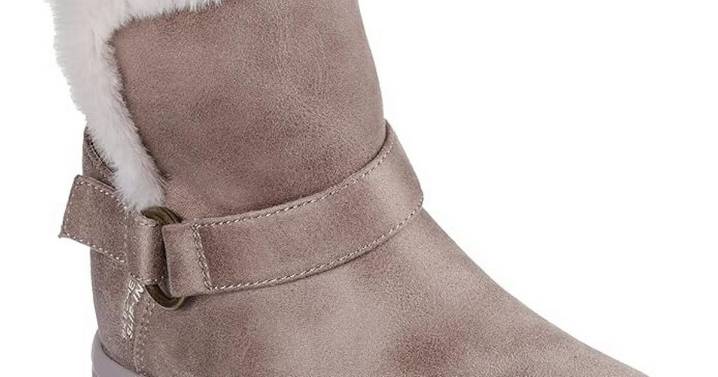 Amazon deal cuts 49% off 'waterproof' Skechers that are 'like walking on a cloud'