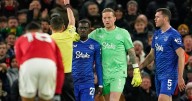 Everton's Gueye sent off for slapping teammate during game against Man United