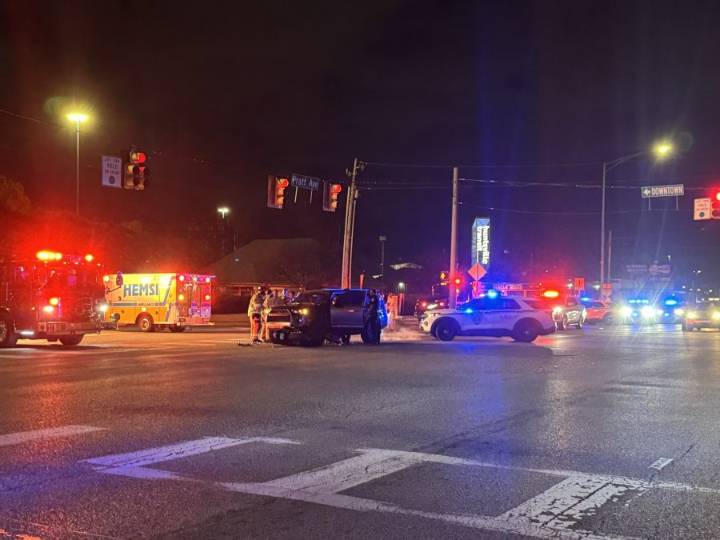 Motorcyclist injured after wreck in downtown Huntsville