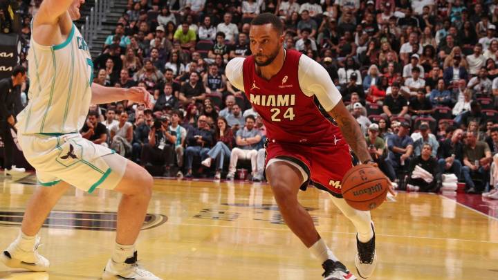 Heat set franchise record with 53-point 1st quarter, hammer Hornets