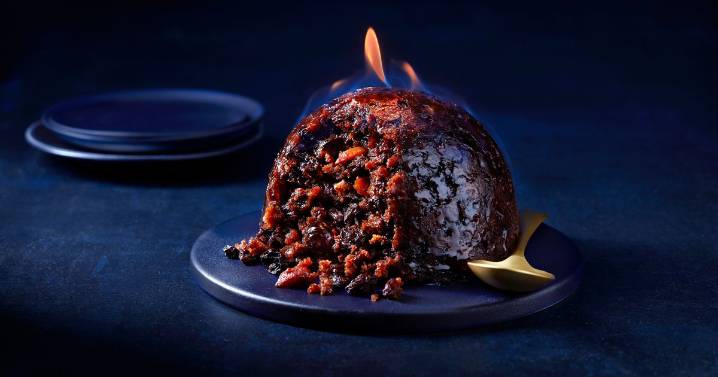 Royal chefs reveal what goes into Queen's Christmas pudding stir