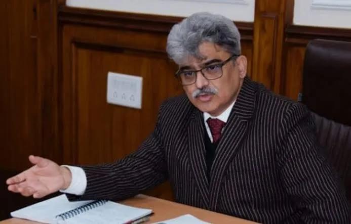 CS Dulloo reviews progress of major highways and tunnels across J&K