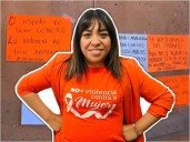 En Hidalgo, presidenta de DIF de Tetepango tapiza de cartulinas ayuntamiento para denunciar violencia de su esposo