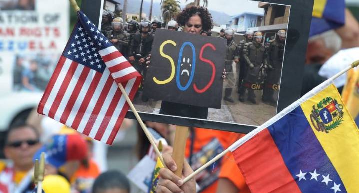 250.000 venezolanos perderán el TPS este 7Nov: ¿Qué pasará ahora y cuáles son las opciones?