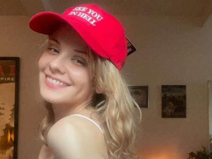 Quién es Dasha Nekrasova y por qué fue despedida tras entrevistar a Nick Fuentes