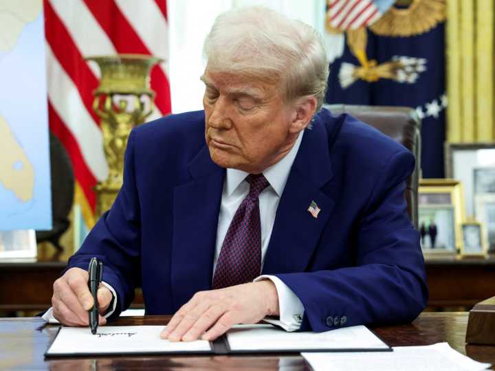 Trump proposes $2,000 tariff dividend for Americans. Would this work?