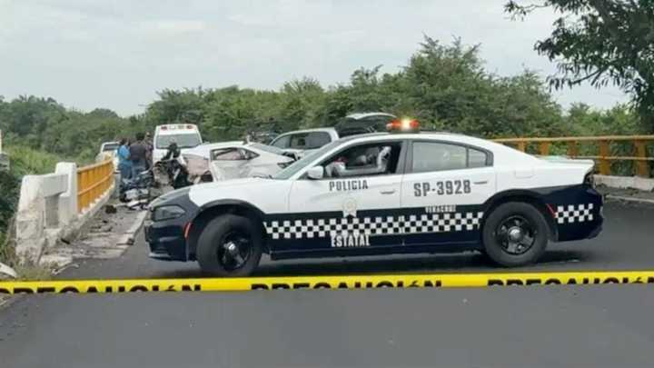 Padre e Hijo Mueren Tras Impactarse Contra Muro de Contención en Medellín