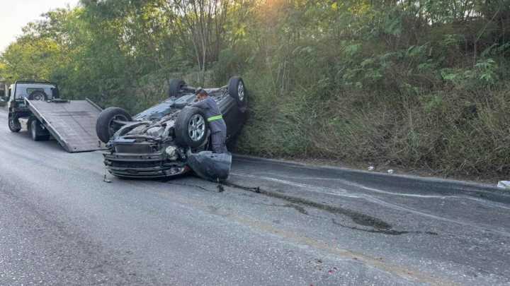 Estudiante Vuelca Sobre la Carretera Tampico