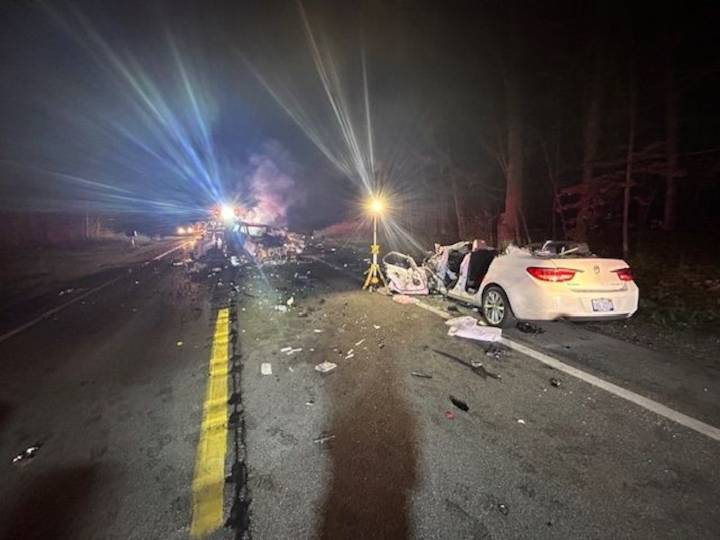 Clare County crash kills 3 people, injures 2 others on M