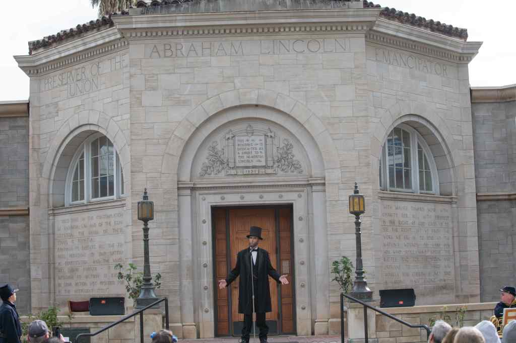 Guests relive Gettysburg address at Redlands’ Lincoln Memorial Shrine