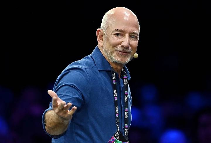 Bezos lanza una start-up de IA con 6.200 millones de inversión inicial