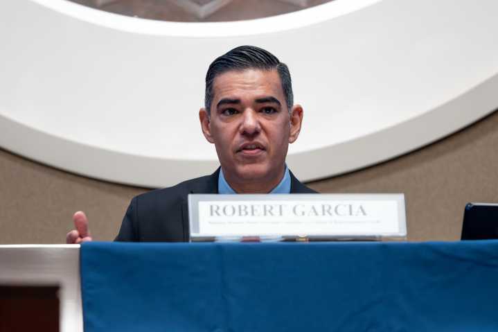 House Democrats hold congressional hearing in LA to discuss ICE arrests