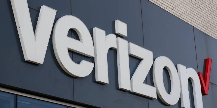 Verizon services down in Baton Rouge area due to vehicle accident with utility pole