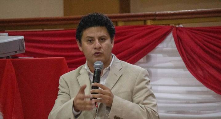 Acción Popular: Julio Chávez pide licencia como presidente del partido para ser precandidato presidencial
