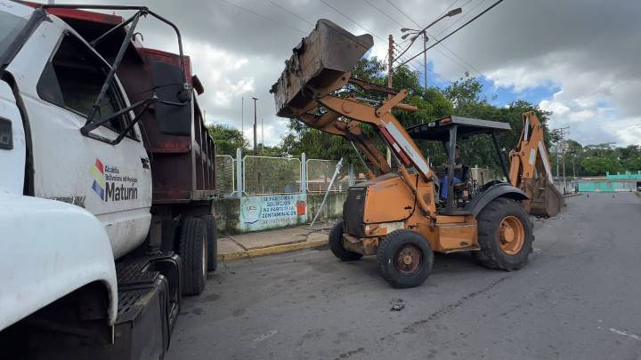 Iamam se despliega en Los Guaritos para erradicar basurero y sanear espacios públicos