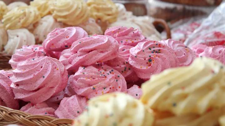 ¿Sabías que el postre era privilegio de reyes? Hoy es nuestro dulce ritual después de cada comida