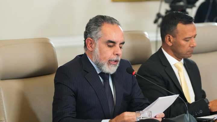 Armando Benedetti dice que el salario mínimo en Colombia podría llegar al 1'800.000 pesos: '¿Qué más quieren los trabajadores?'