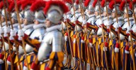 El Vaticano investiga un gesto "antisemita" en la Guardia Suiza