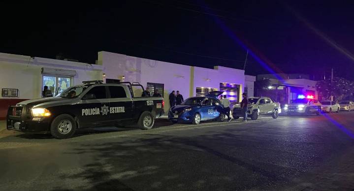 Choca patrulla de Policía Estatal contra pick up al dar reversa al norte de Hermosillo