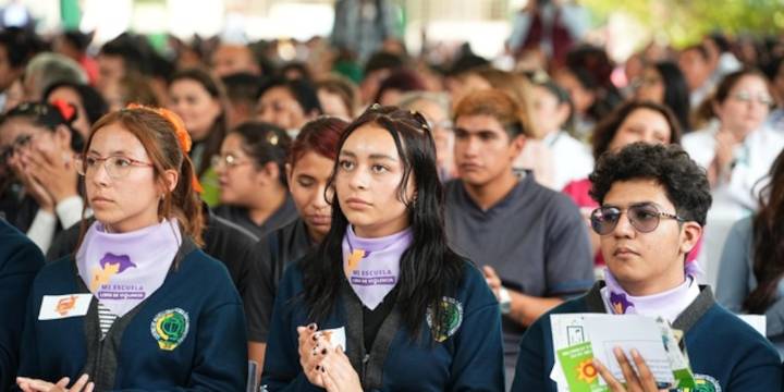 La SEP lanza campaña nacional para prevenir la violencia digital en el Bachillerato