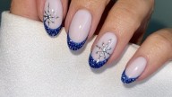 8 uñas navideñas sencillas que toda mujer elegante quiere esta Navidad 2025