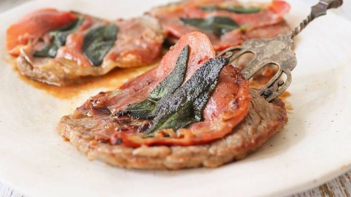 Saltimbocca a la romana: la receta fácil y sabrosa con jamón serrano y una salsa jugosa