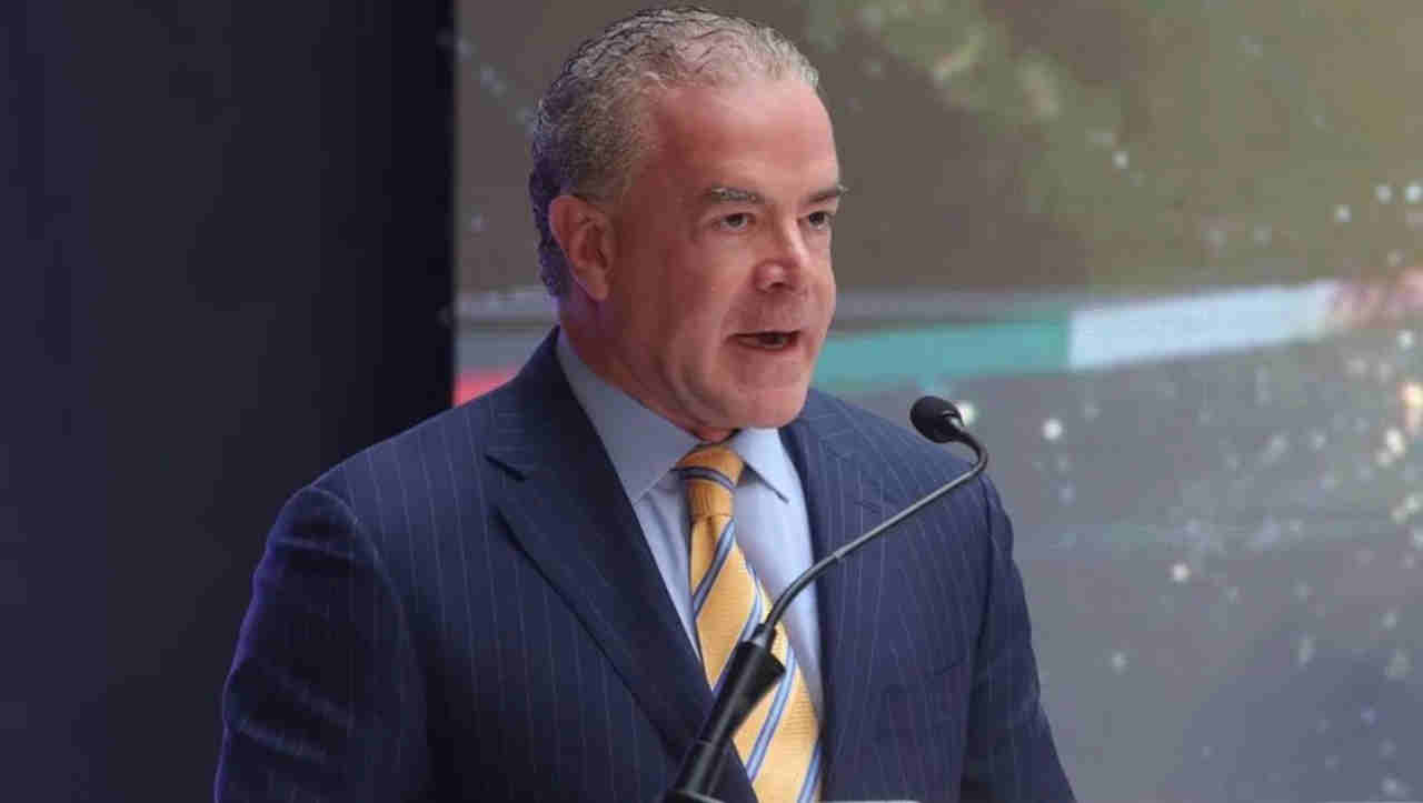 Raúl Rocha, copropietario de Miss Universo, acusado de narcotráfico y 'huachicol'