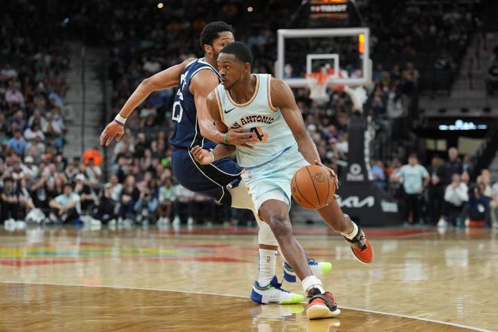 Deadspin | De'Aaron Fox to make season debut for Spurs vs. Pelicans