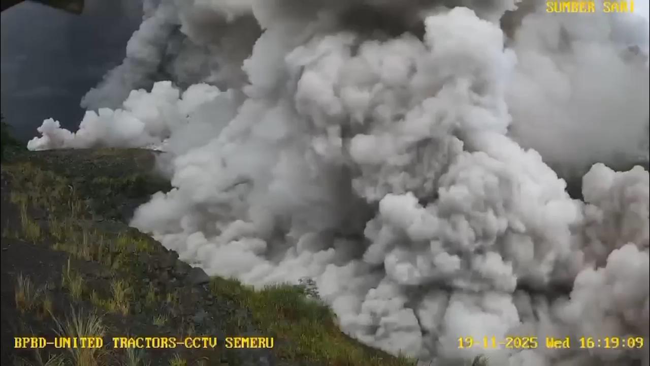 Indonesia's Mount Semeru erupts, prompting evacuations