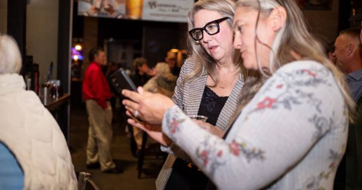 D51 school board poised for shake-up with Cole, Woods in great shape