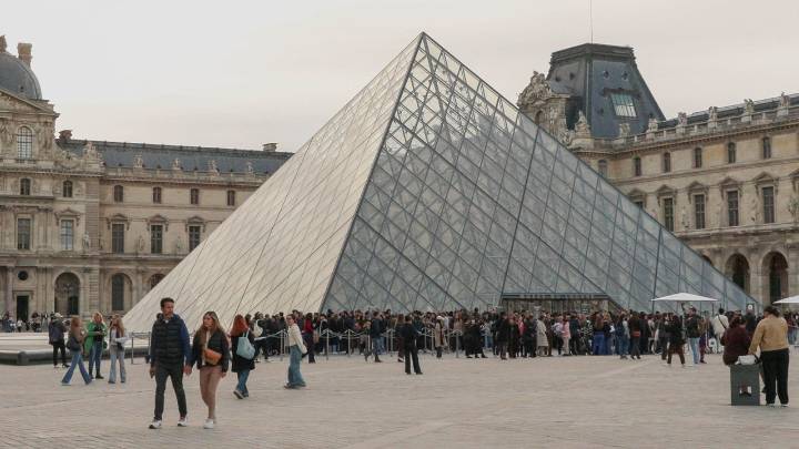 Museo de Louvre de París aumentará precio de entrada para turistas no europeos tras robo: esta será la nueva tarifa y la fecha de su implementación