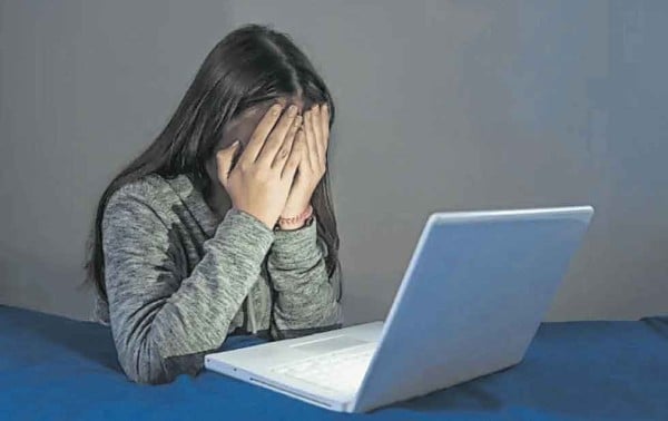 Reportan ciberacoso dos de cada diez