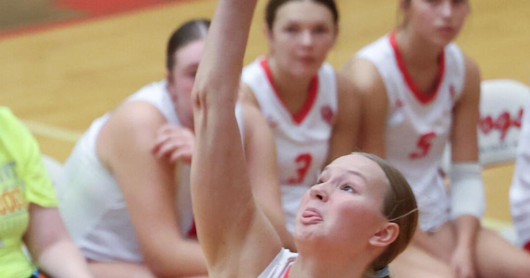 Crown Point drops competitive semistate final to Carroll