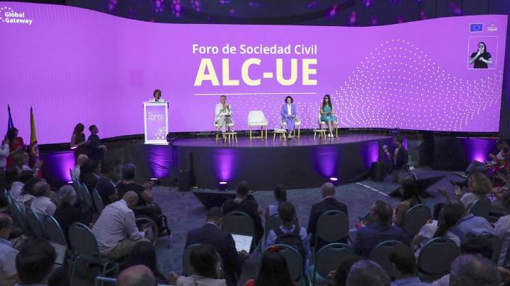 Arranca en Colombia una deslucida cumbre Celac-UE con la crisis por los ataques de EEUU contra supuestas narcolanchas como trasfondo